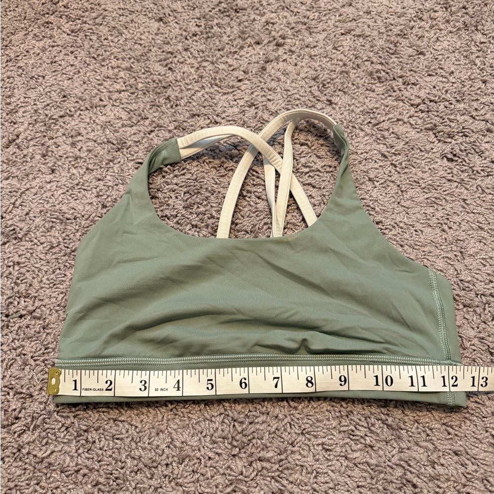 Lululemon women’s energy bra size 6 - Picture 3 of 5